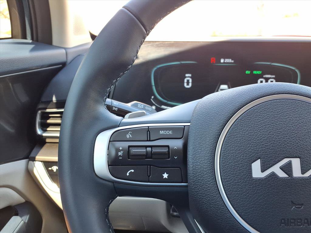 Used 2025 Kia Sportage EX image 25
