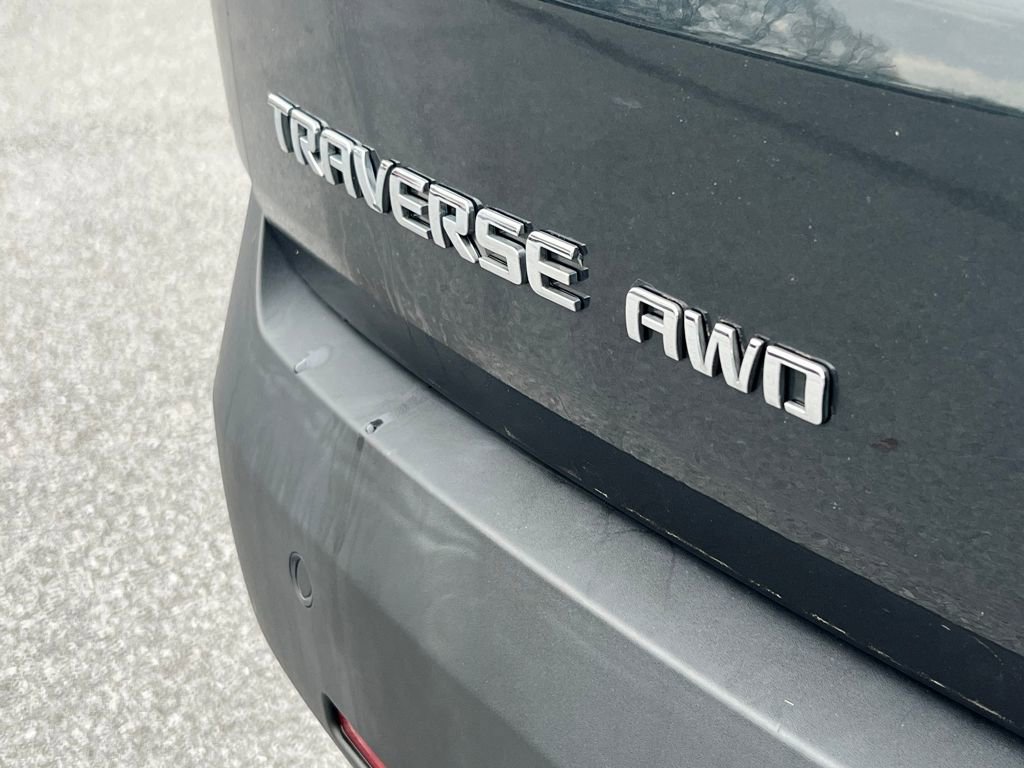 Used 2018 Chevrolet Traverse LT image 17