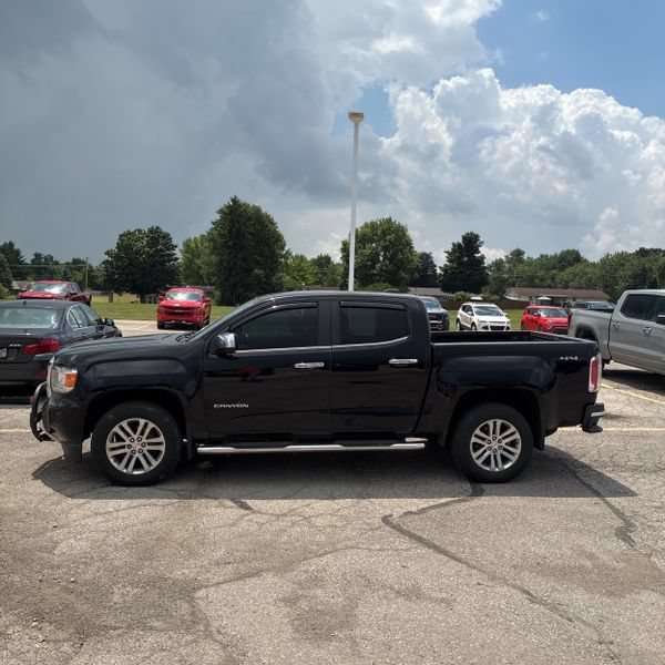 Used 2019 GMC Canyon SLT w/ Driver Alert Package AWD/4WD image 2