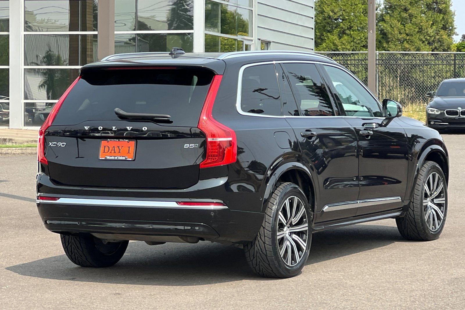 Used 2023 Volvo XC90 B5 Plus AWD/4WD image 5