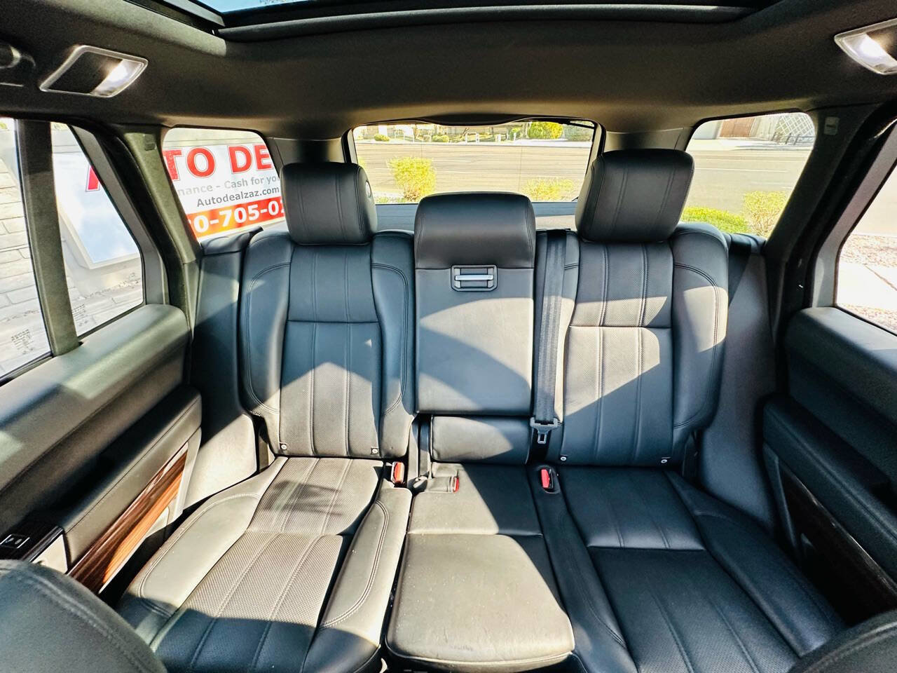 Used 2016 Land Rover Range Rover HSE image 25