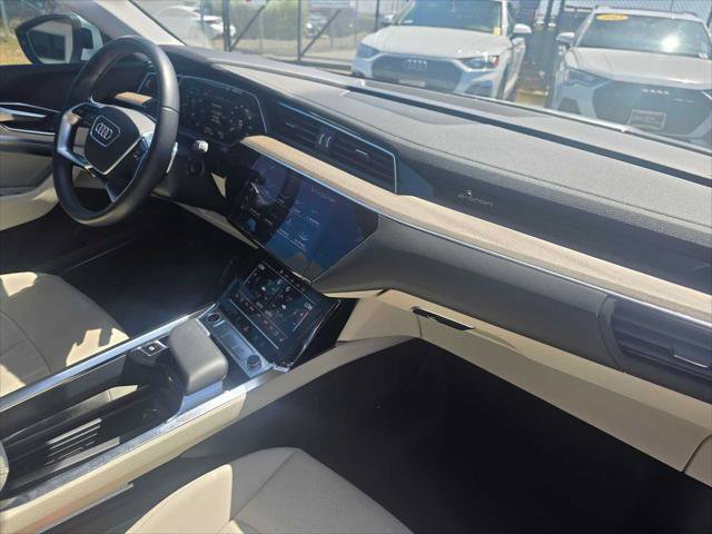 Used 2024 Audi Q8 e-tron Premium Plus w/ Premium Plus Package AWD/4WD image 11