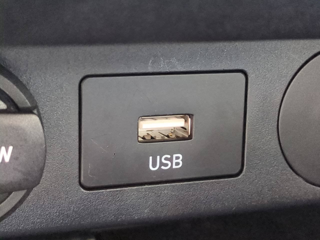 Used 2025 Hyundai Elantra Limited FWD image 22