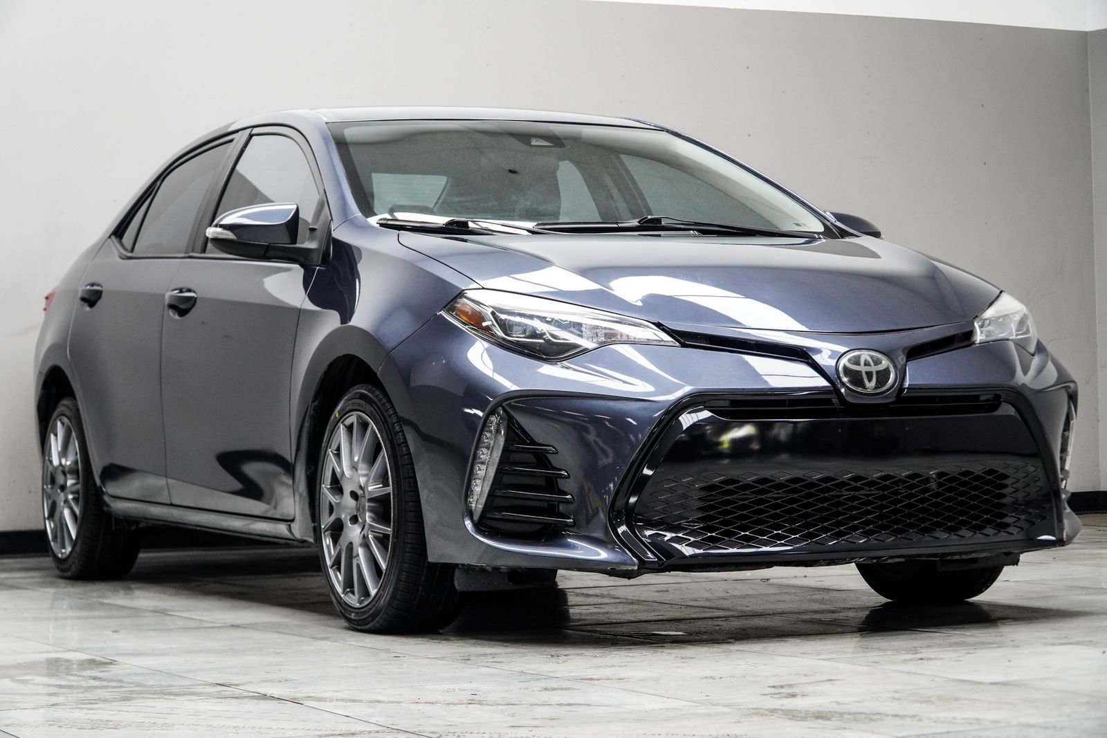 Used 2018 Toyota Corolla SE image 4