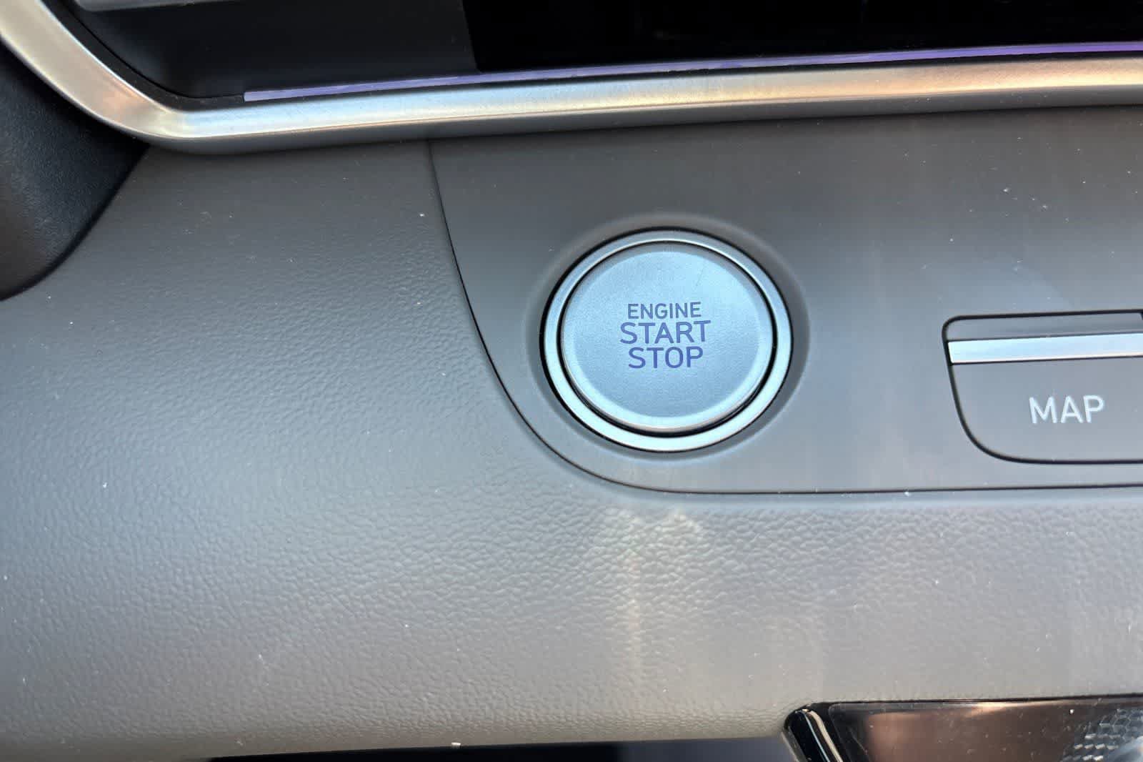 Used 2024 Hyundai Elantra SEL FWD image 23