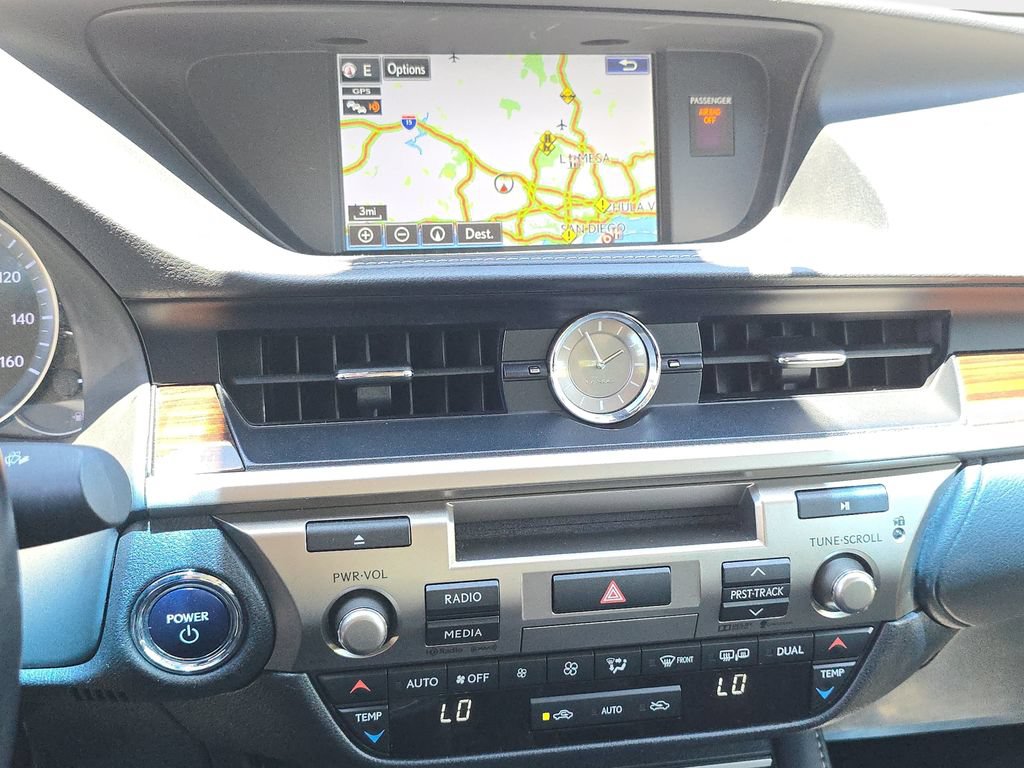 Used 2016 Lexus ES 300h w/ Navigation System Package FWD image 27