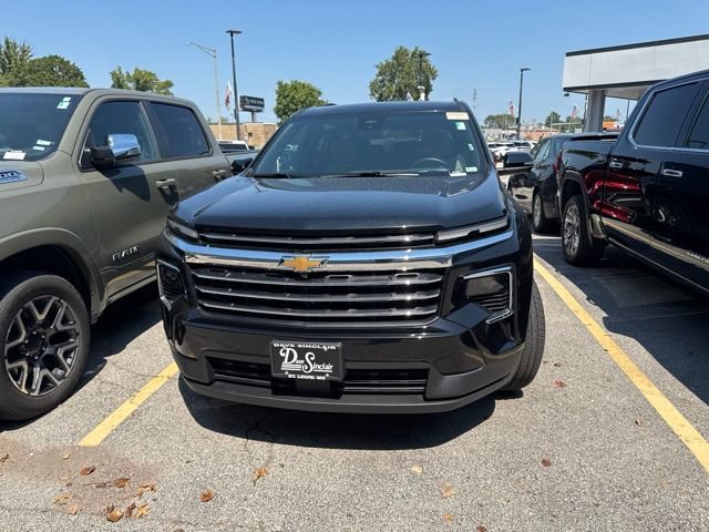 Used 2026 Chevrolet Traverse LT w/ Driver Confidence Package FWD image 4