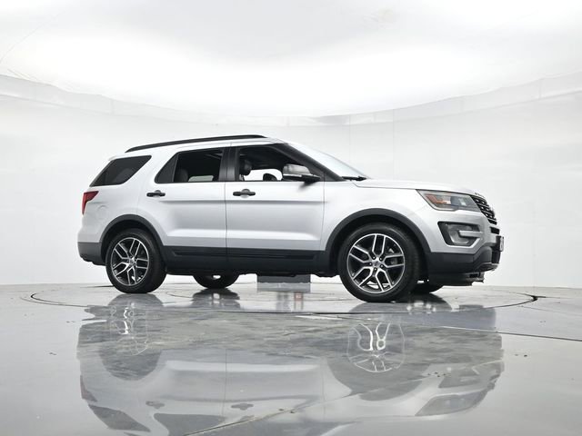 Used 2016 Ford Explorer Sport w/ Equipment Group 401A image 32