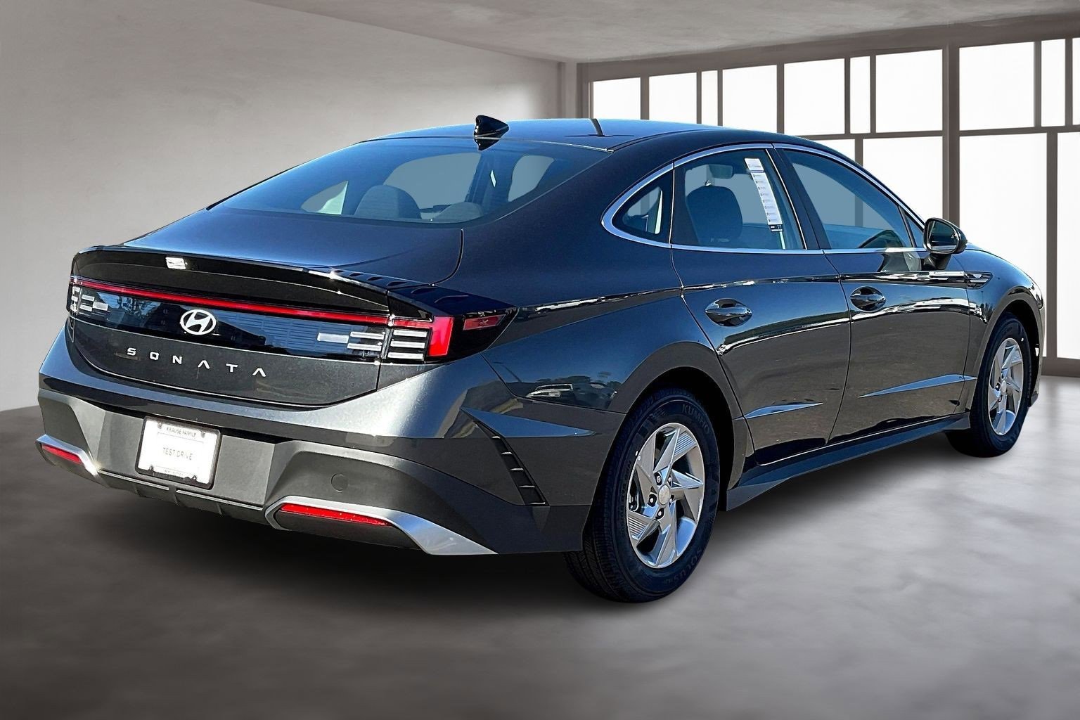 Used 2025 Hyundai Sonata SE image 6