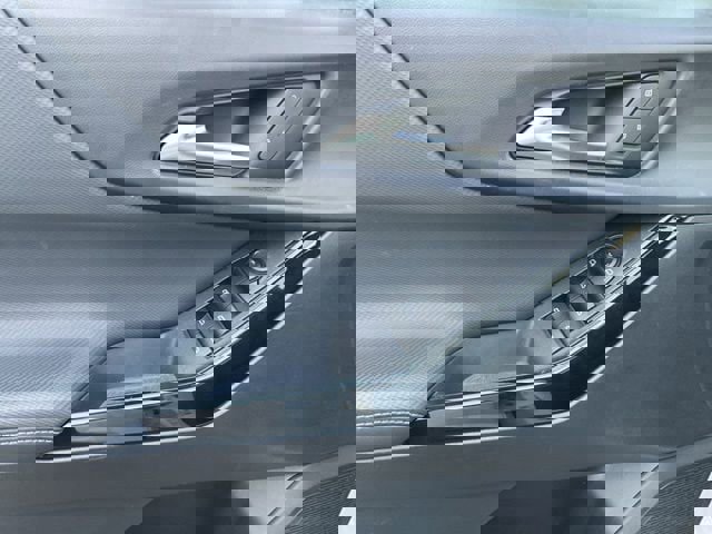 Used 2025 Chevrolet Equinox LT image 22