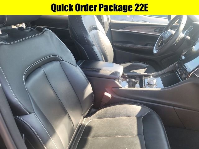 Used 2023 Jeep Grand Cherokee Limited image 10