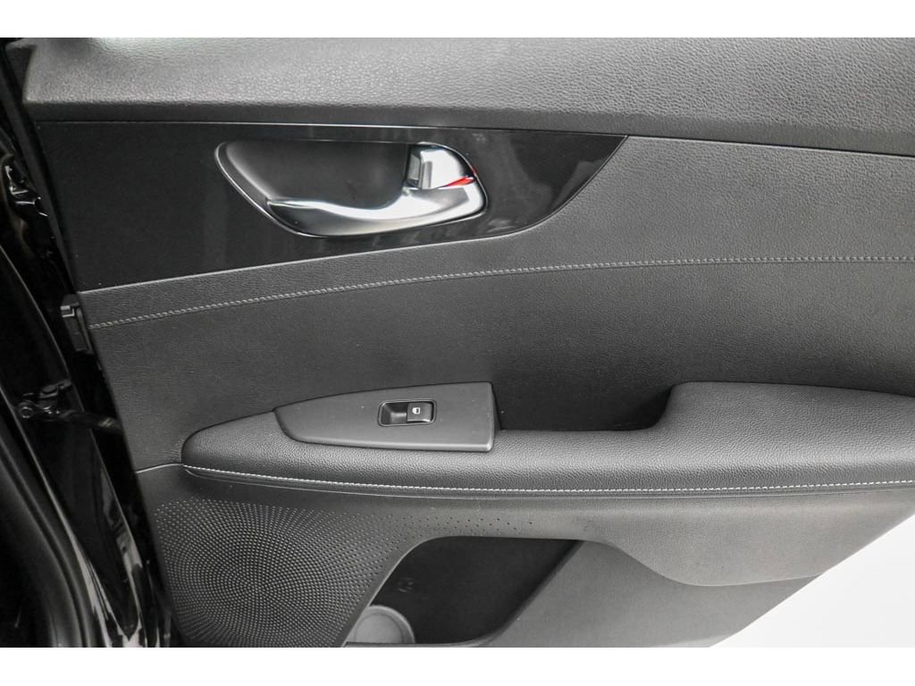 Used 2024 Kia Forte GT-Line w/ GT-Line Premium Package image 18