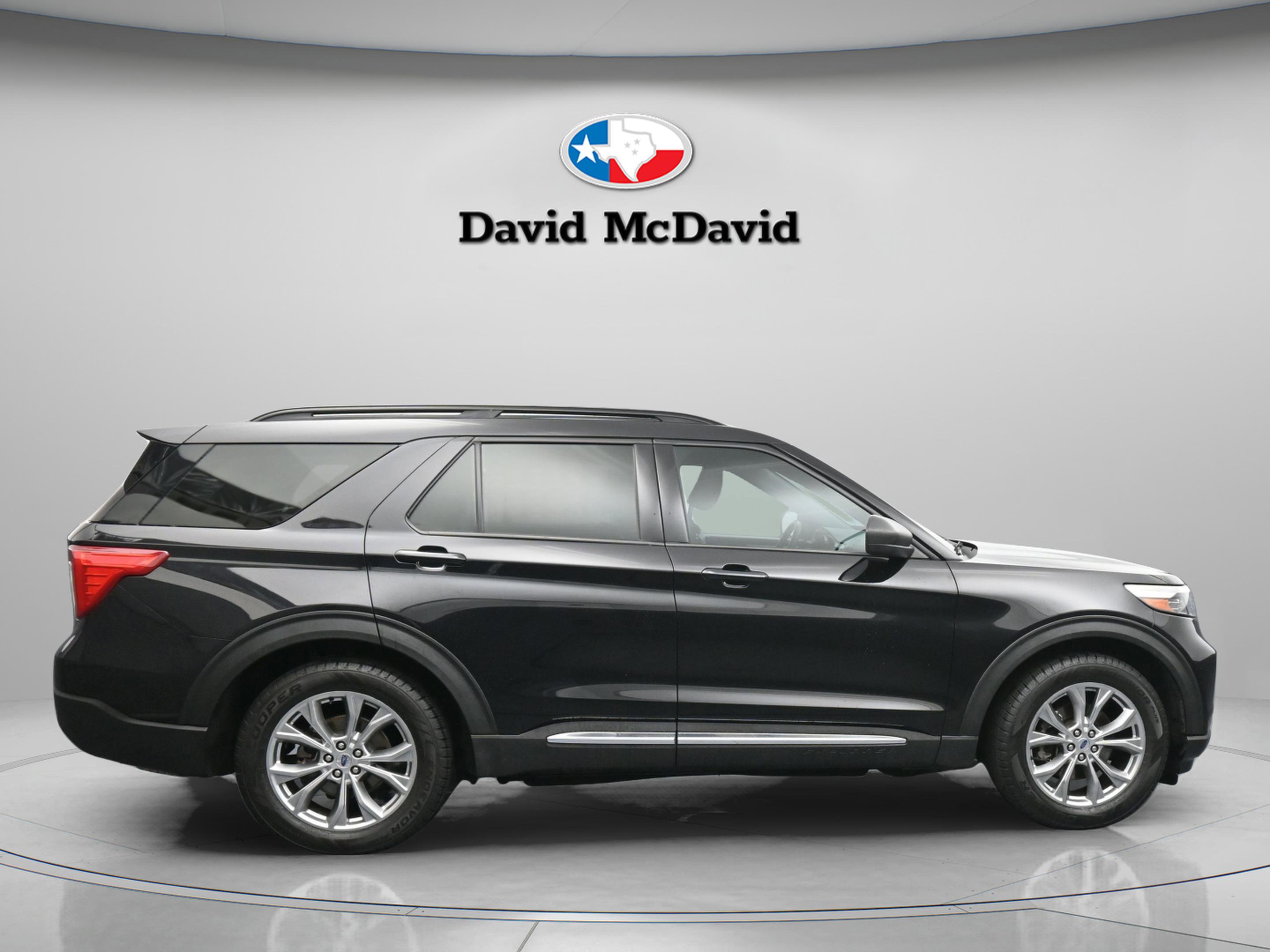 Used 2021 Ford Explorer XLT w/ Equipment Group 202A RWD image 9