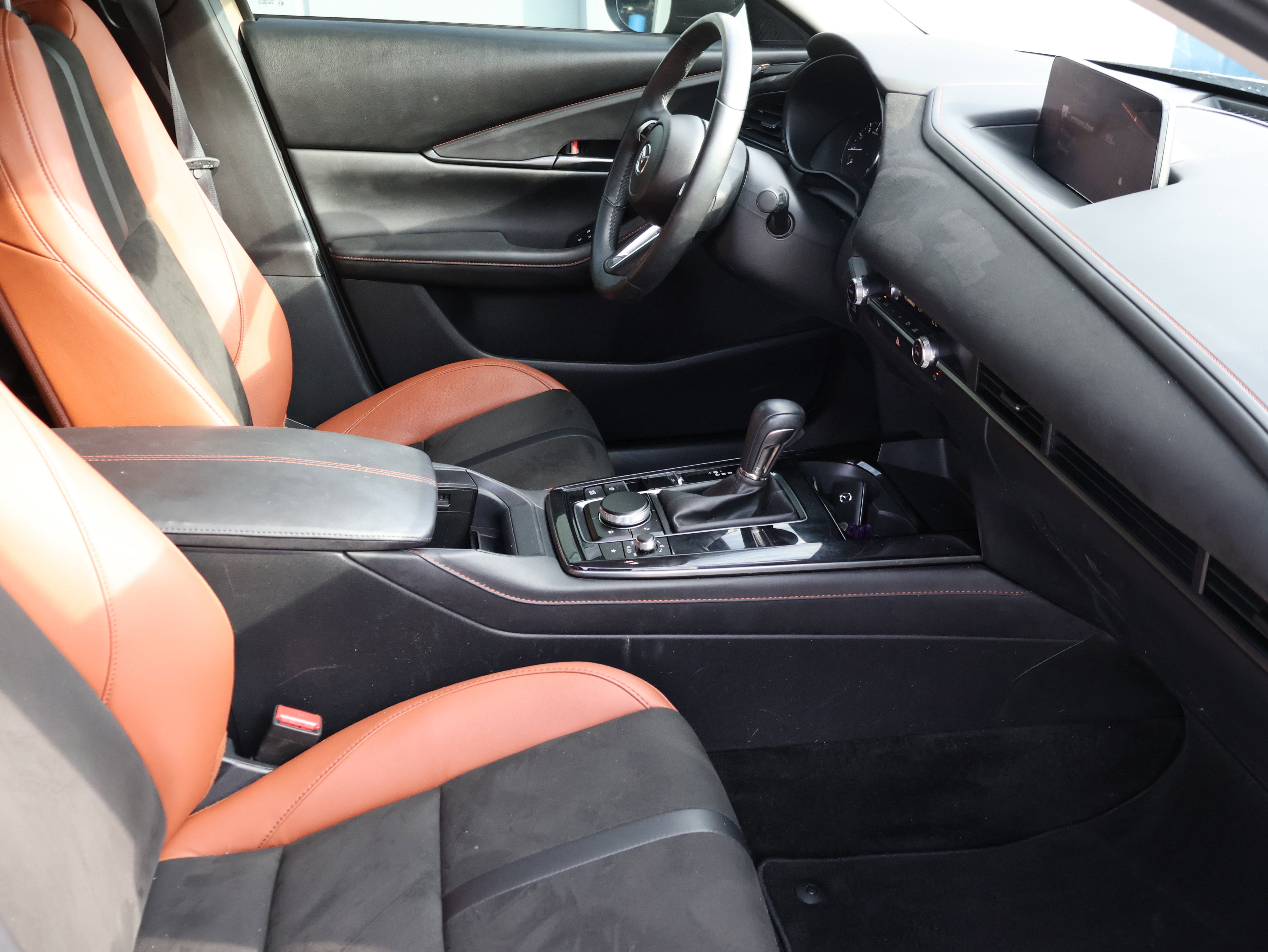 Used 2024 MAZDA CX-30 Carbon image 11