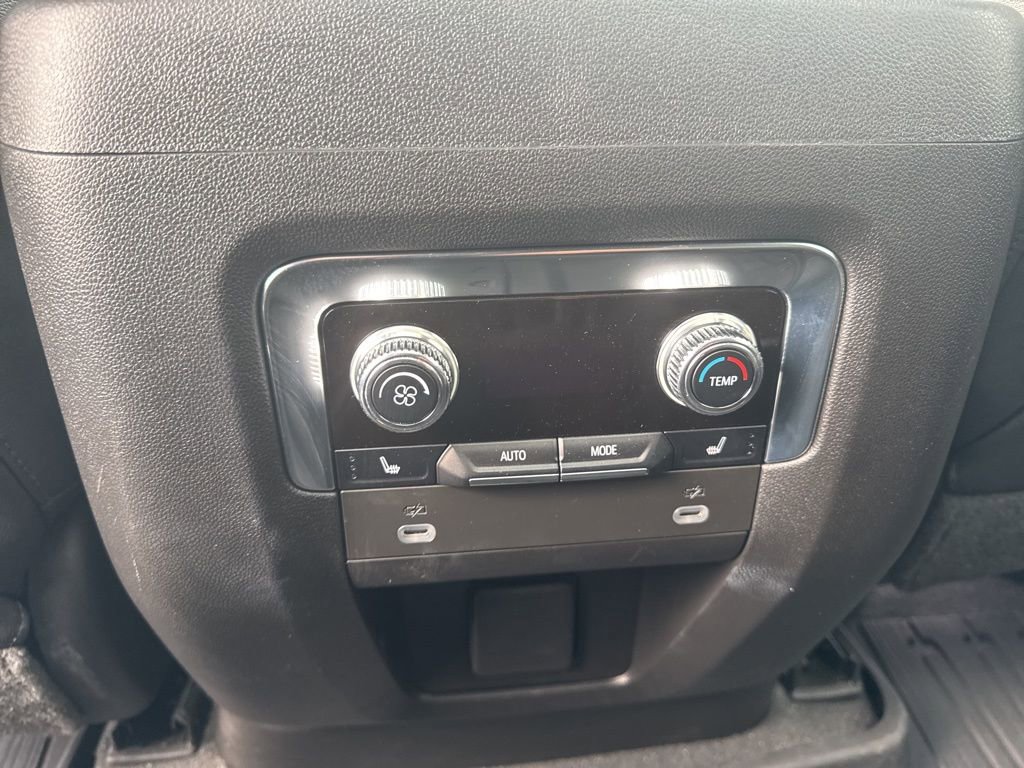 Used 2023 GMC Yukon SLT w/ SLT Luxury Package image 38