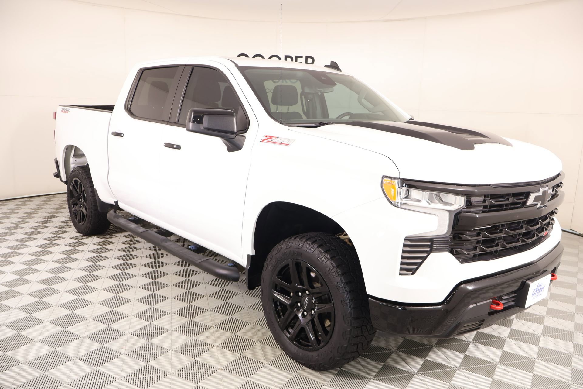 Used 2024 Chevrolet Silverado 1500 LT Trail Boss image 1