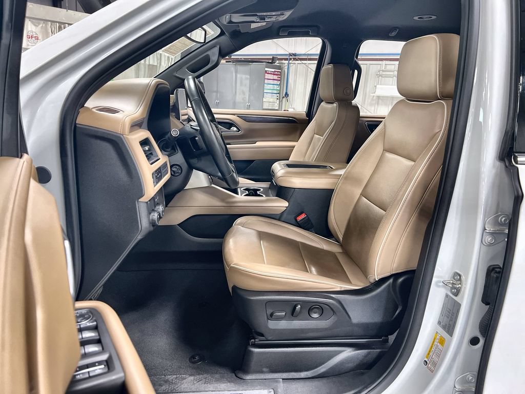 Used 2024 Chevrolet Suburban Premier RWD image 11