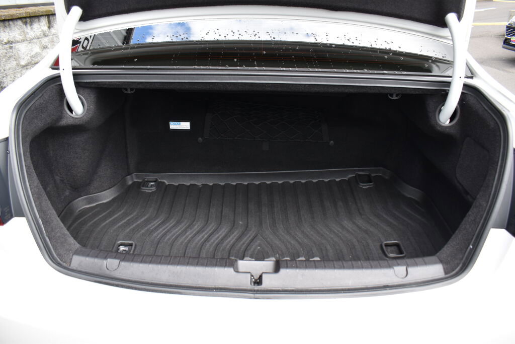 Used 2018 Acura RLX Sport Hybrid w/ Advance Pkg image 21