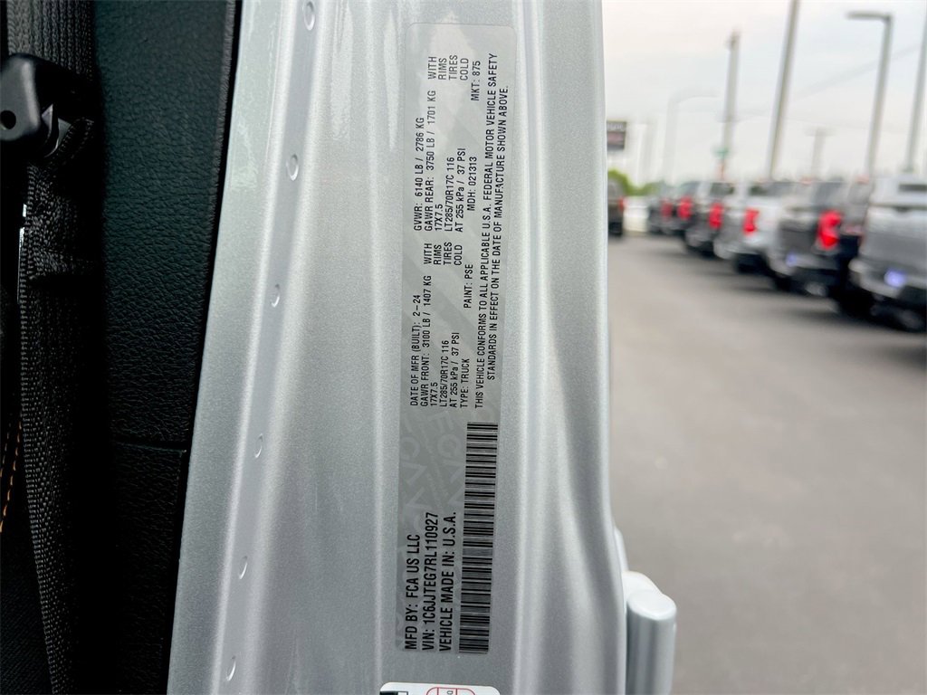 Used 2024 Jeep Gladiator Mojave w/ Safety Group image 27