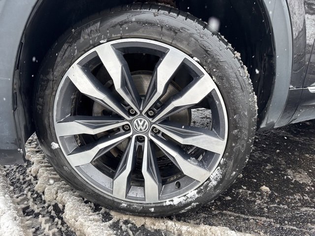 Used 2021 Volkswagen Atlas SEL Premium R-Line image 32