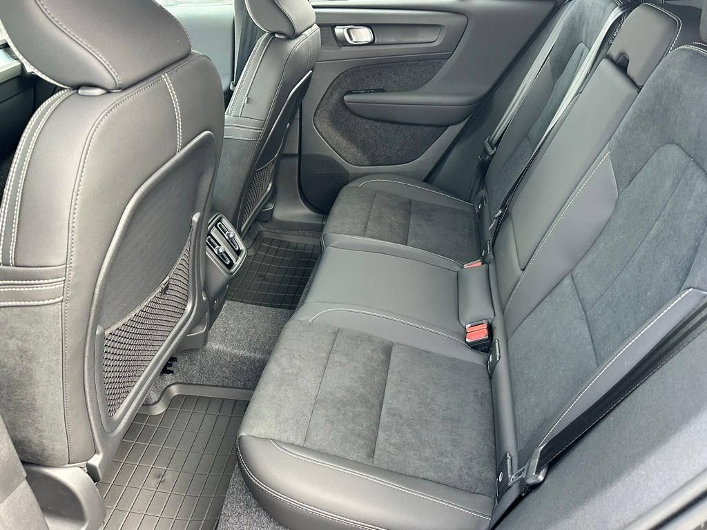 New 2026 Volvo XC40 B5 Ultra w/ Protection Package Premier AWD/4WD image 7