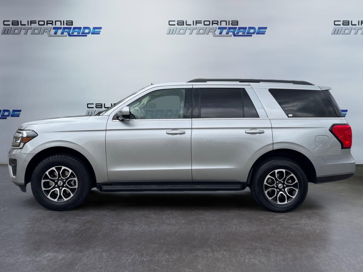 Used 2024 Ford Expedition XLT RWD image 8