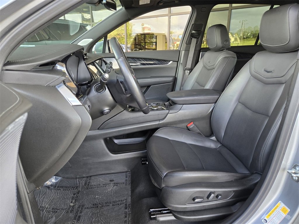 Used 2025 Cadillac XT6 Premium Luxury image 10