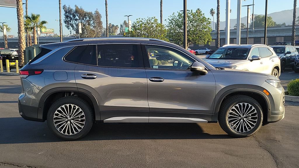 New 2026 Volkswagen Tiguan S FWD image 5