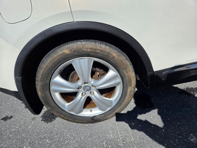 Used 2011 INFINITI FX35 AWD w/ Premium Pkg image 25