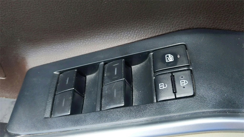 Used 2022 Toyota Highlander Bronze Edition image 16