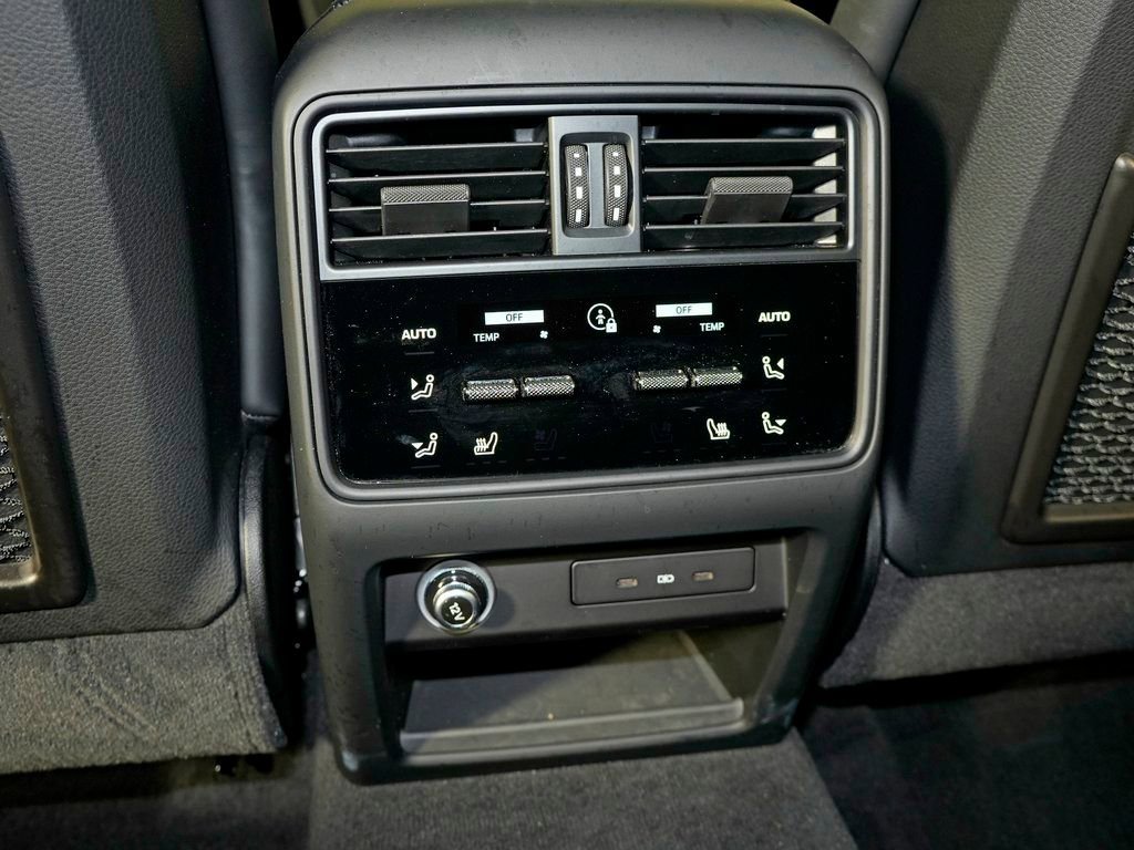 Certified 2024 Porsche Cayenne Coupe AWD/4WD image 35