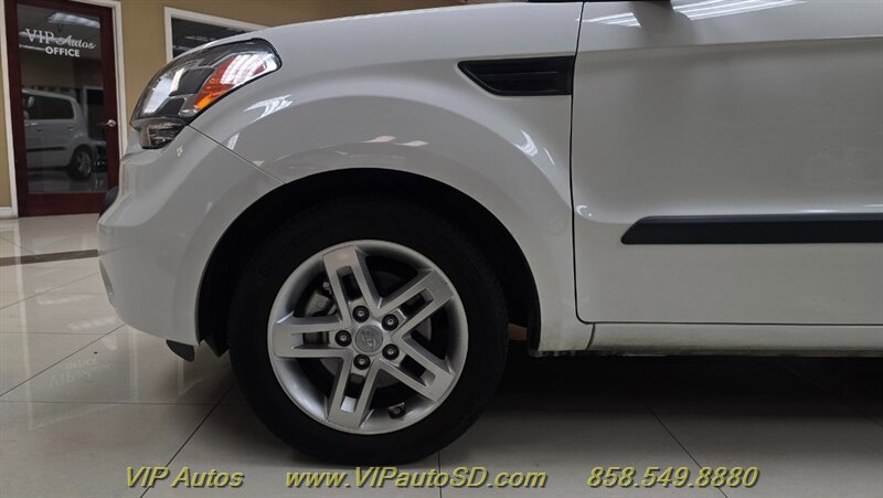 Used 2010 Kia Soul + FWD image 26