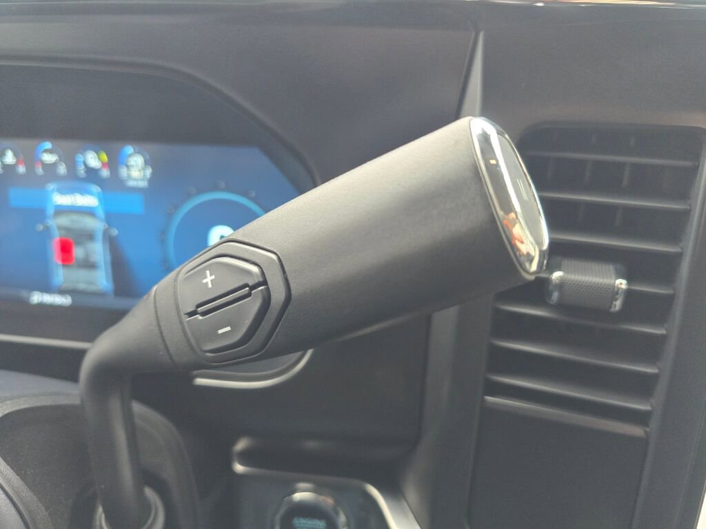 Used 2024 Ford F350 Lariat w/ Chrome Package image 24