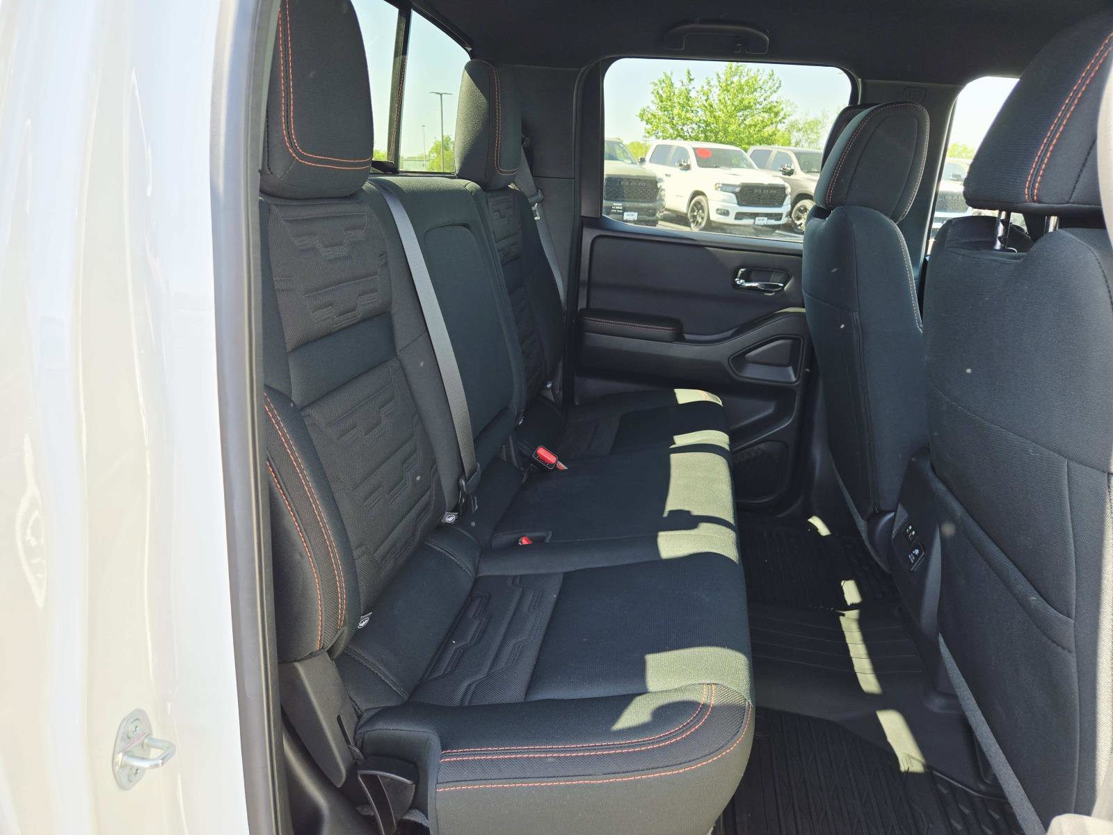 Used 2025 Nissan Frontier PRO-4X w/ Pro Convenience Package AWD/4WD image 15