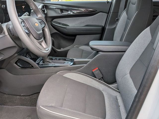 Used 2025 Chevrolet TrailBlazer LT FWD image 12