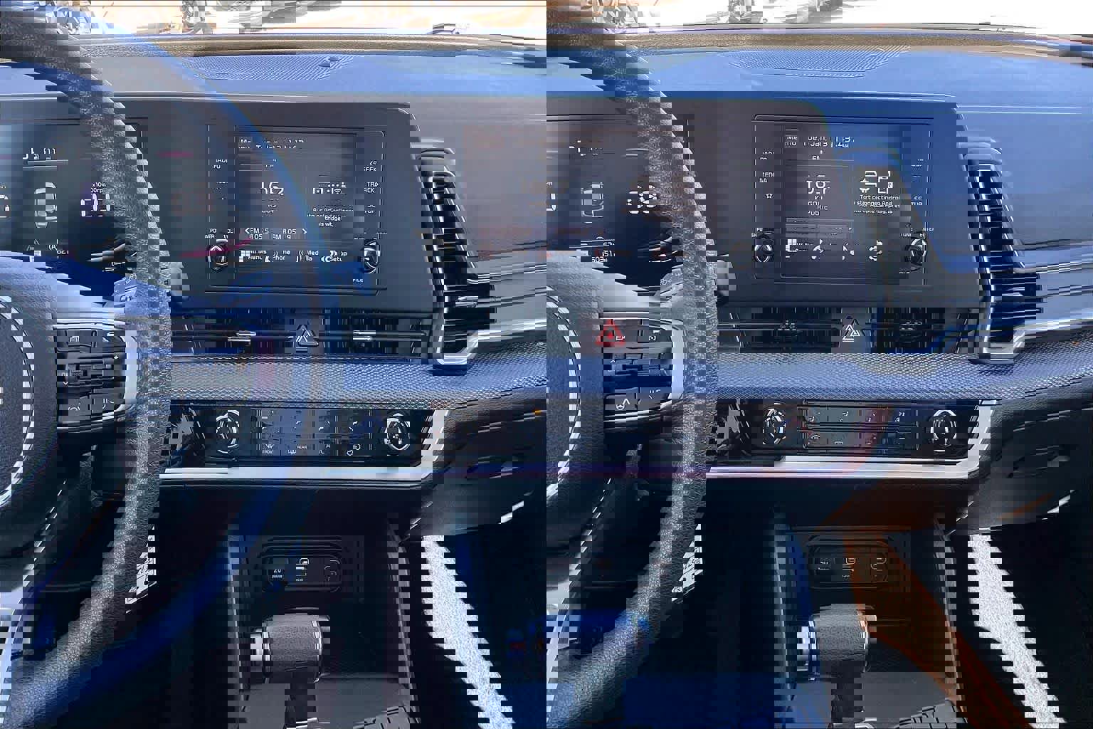 Used 2024 Kia Sportage LX image 8