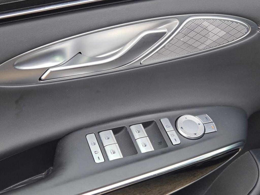 Used 2025 Genesis GV70 2.5T image 21