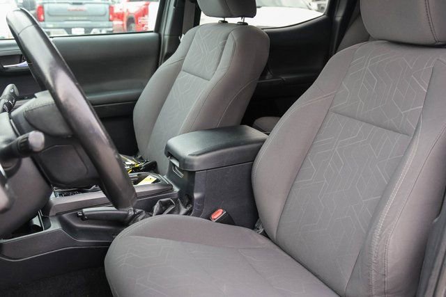 Used 2019 Toyota Tacoma TRD Sport image 10