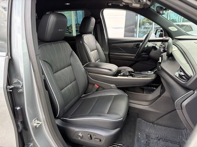 Used 2026 Buick Enclave Avenir w/ Super Cruise Package FWD image 24