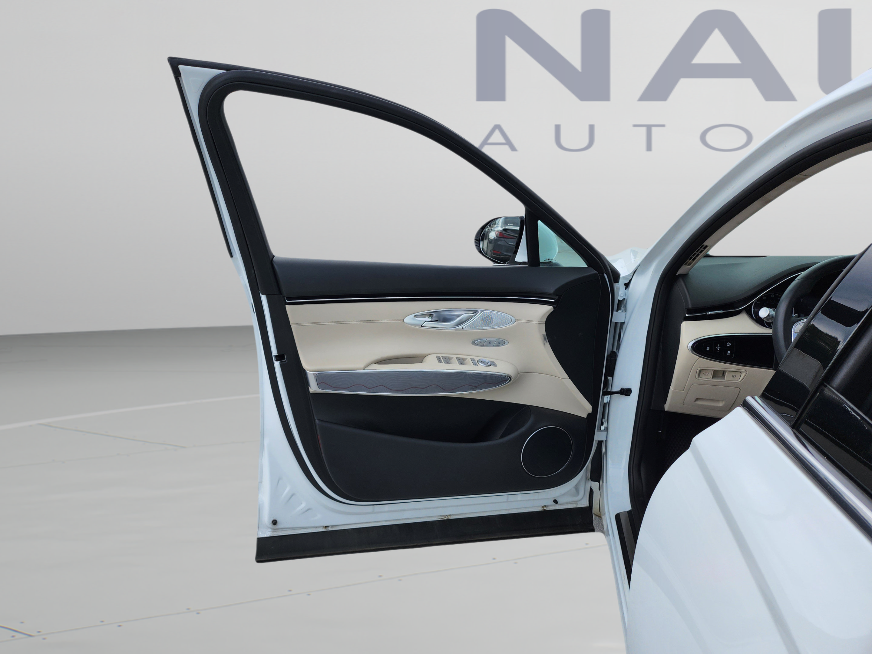 Used 2024 Genesis GV70 2.5T w/ Advanced Package AWD/4WD image 11