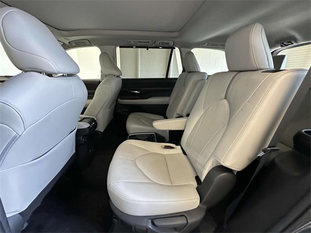 Used 2024 Toyota Grand Highlander AWD image 20