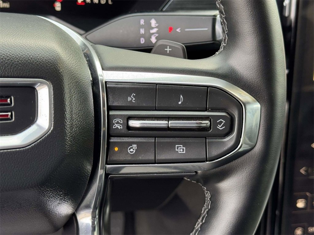 Used 2025 GMC Acadia Elevation image 12