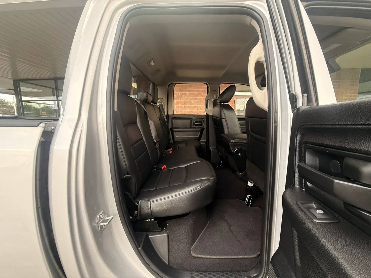 Used 2017 RAM 1500 Express AWD/4WD image 15