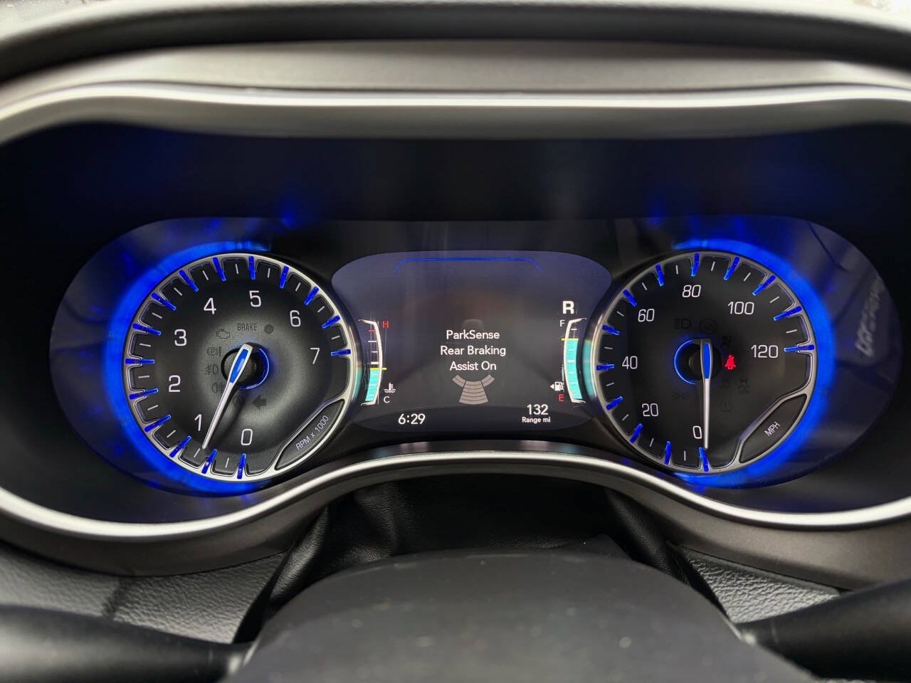 Used 2024 Chrysler Pacifica Touring-L FWD image 20