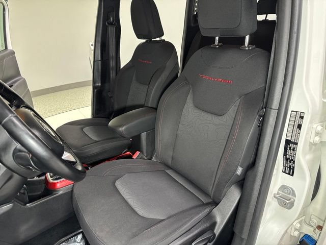 Used 2018 Jeep Renegade Trailhawk w/ Cold Weather Group II AWD/4WD image 13