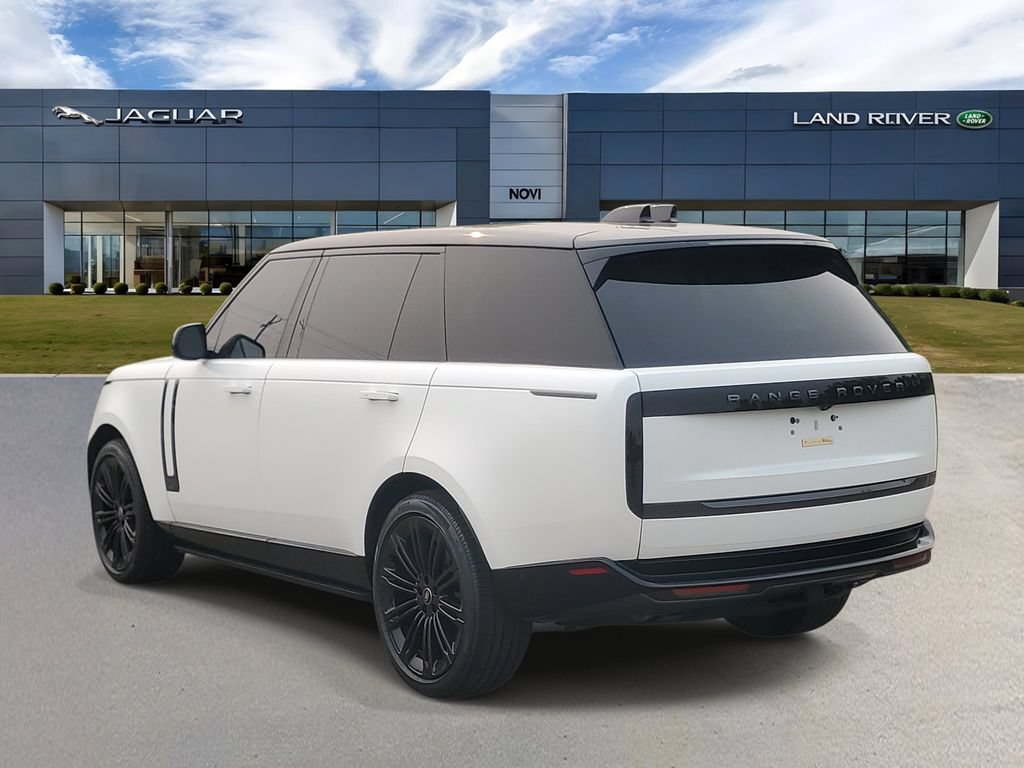 Used 2025 Land Rover Range Rover Long Wheelbase Autobiography AWD/4WD image 4