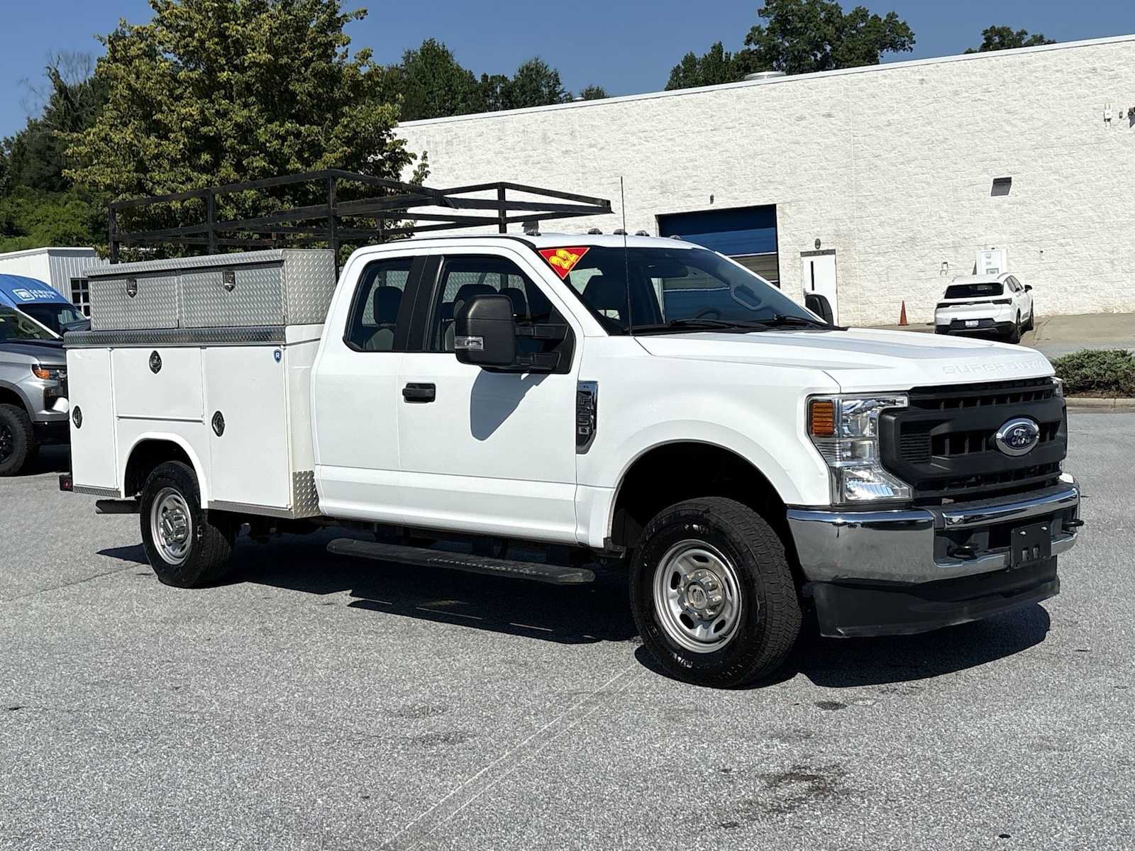 Used 2022 Ford F250 XL w/ Power Equipment Group AWD/4WD image 4