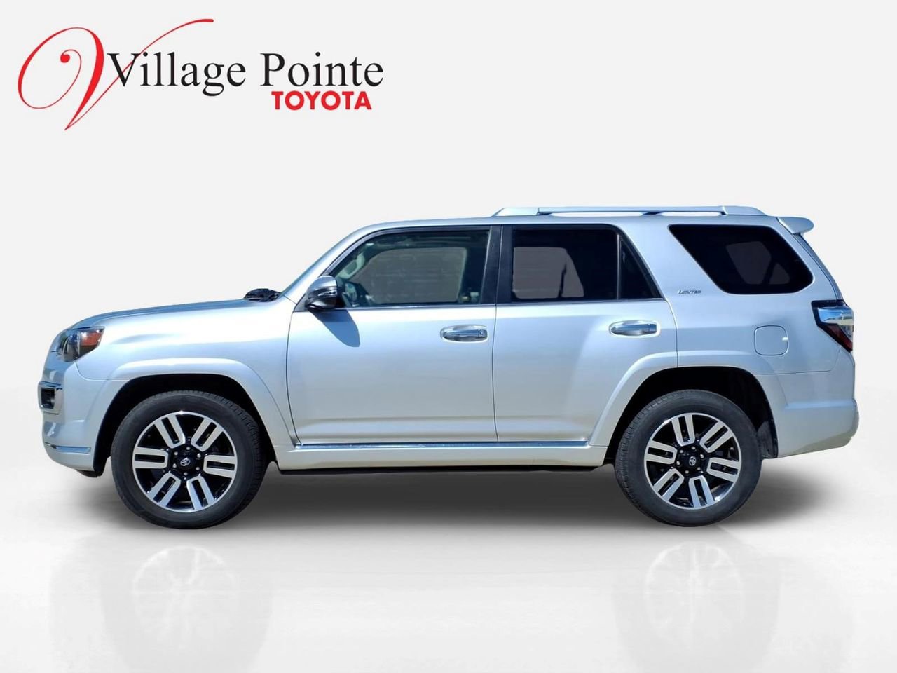 Used 2019 Toyota 4Runner Limited AWD/4WD image 2