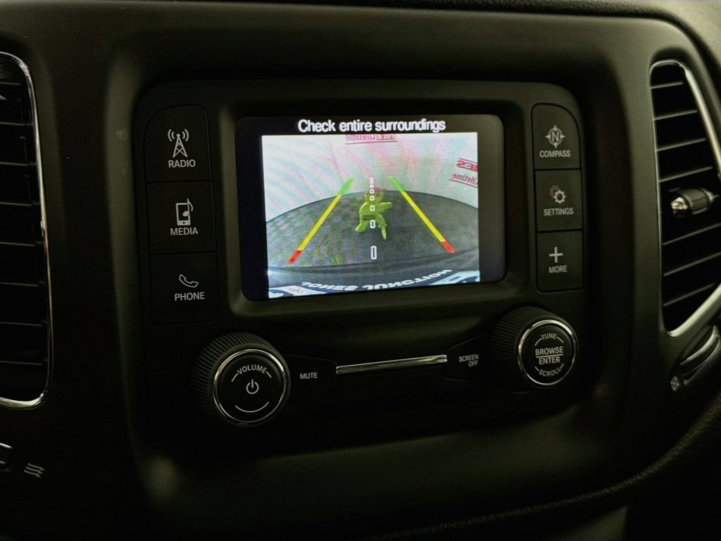 Used 2018 Jeep Compass Latitude AWD/4WD image 6
