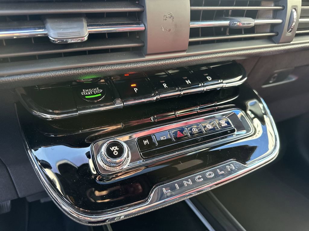 Used 2025 Lincoln Corsair Reserve w/ Equipment Group 202A image 22